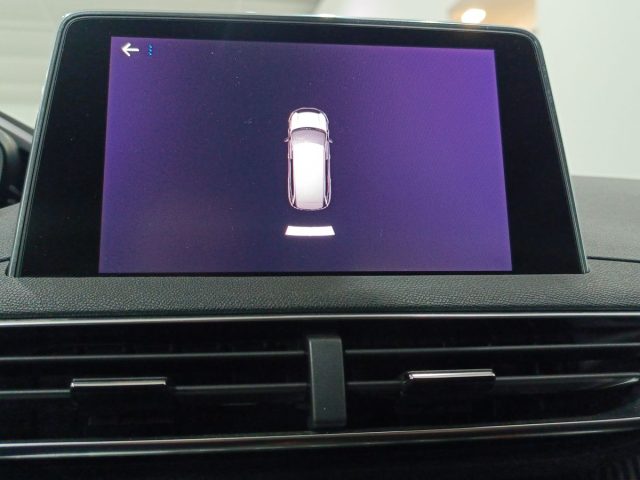 PEUGEOT 5008 usata, con Sistema di navigazione