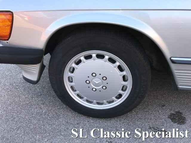 MERCEDES-BENZ SL 560 usata 17