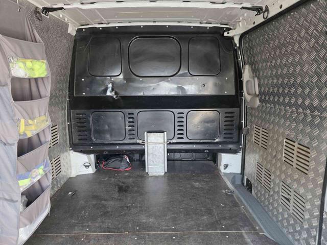 MERCEDES-BENZ Vito usata, con Servosterzo
