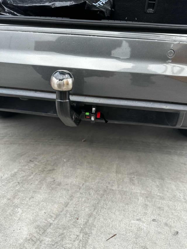 VOLKSWAGEN Touran usata, con Sensori di parcheggio anteriori