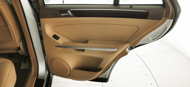 MERCEDES-BENZ ML 320 usata 22