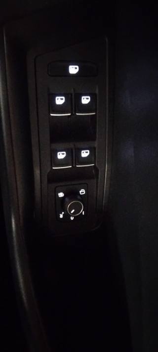 VOLKSWAGEN T-Roc usata, con Airbag testa