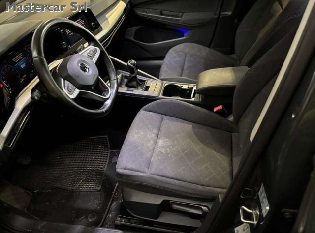 VOLKSWAGEN Golf Variant usata, con Autoradio