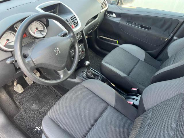 PEUGEOT 207 usata, con Autoradio