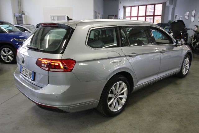 VOLKSWAGEN Passat Variant usata, con Alzacristalli elettrici