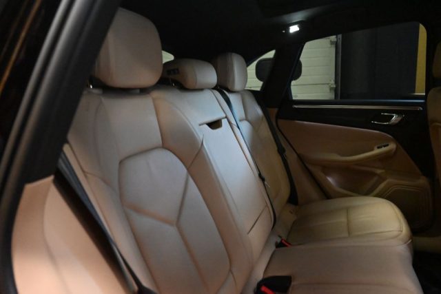 PORSCHE Macan usata 108