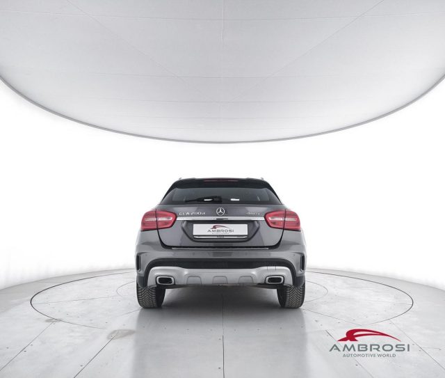 MERCEDES-BENZ GLA 200 usata 5