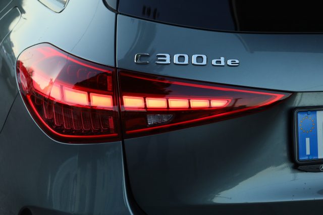 MERCEDES-BENZ C 300 usata 125