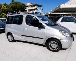 TOYOTA Yaris usata, con Autoradio