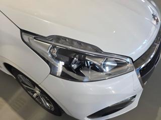 PEUGEOT 208 usata, con Autoradio