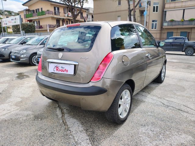 LANCIA Ypsilon usata, con Airbag