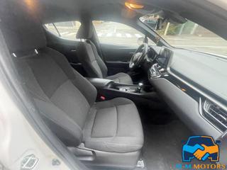 TOYOTA C-HR usata, con Specchietti laterali elettrici