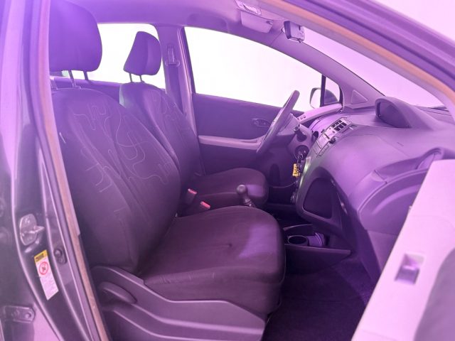 TOYOTA Yaris usata 5