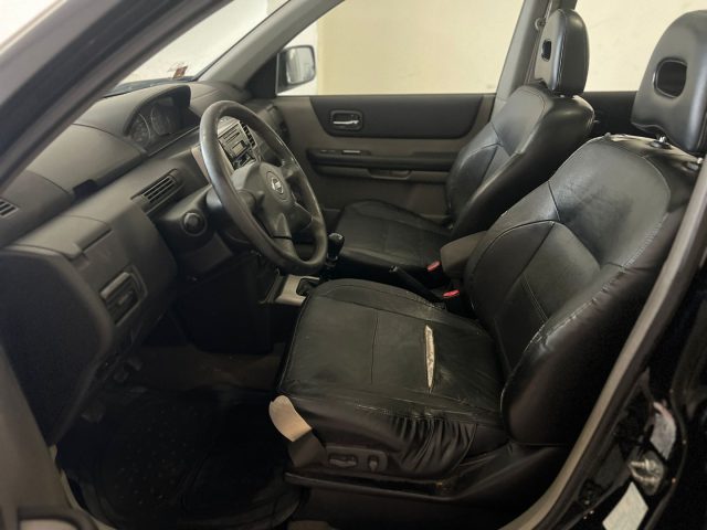 NISSAN X-Trail usata, con Controllo automatico clima
