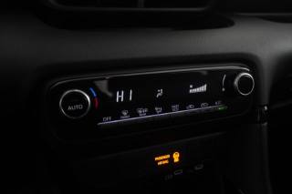 TOYOTA Yaris usata 11