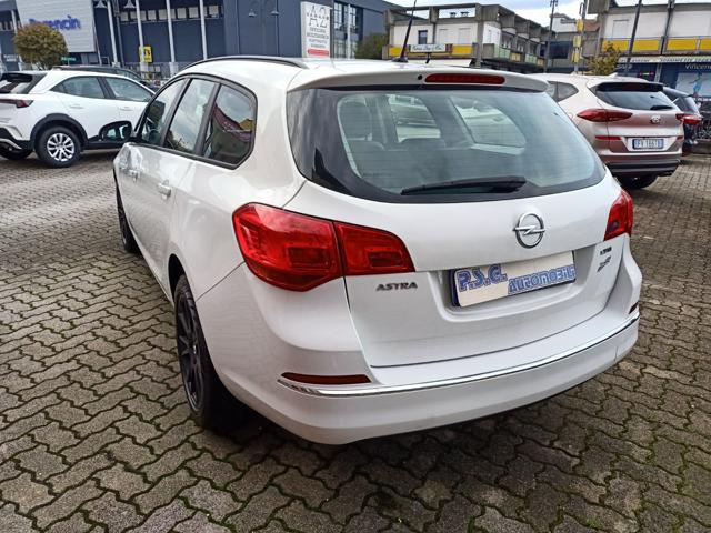 OPEL Astra usata, con Fendinebbia