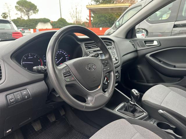 HYUNDAI i20 usata, con Airbag laterali