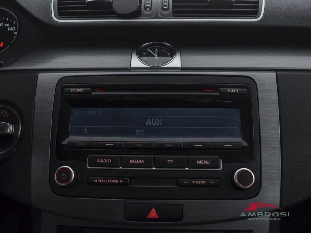 VOLKSWAGEN Passat usata 14