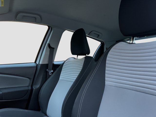 TOYOTA Yaris usata 10