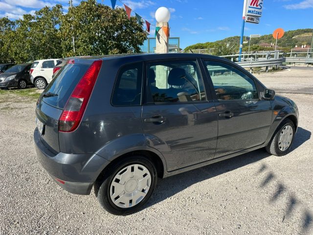 FORD Fiesta usata, con Autoradio