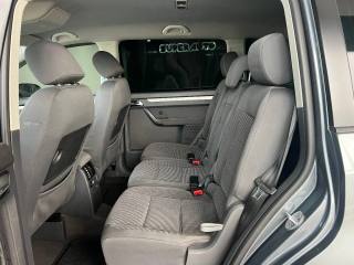VOLKSWAGEN Touran usata, con Autoradio