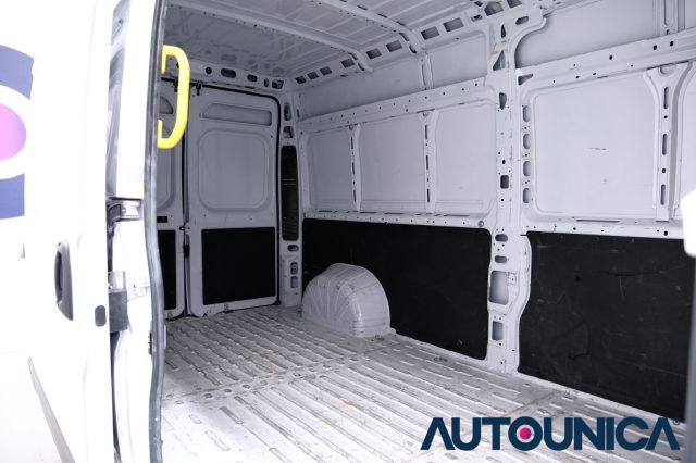 PEUGEOT Boxer usata, con Autoradio digitale