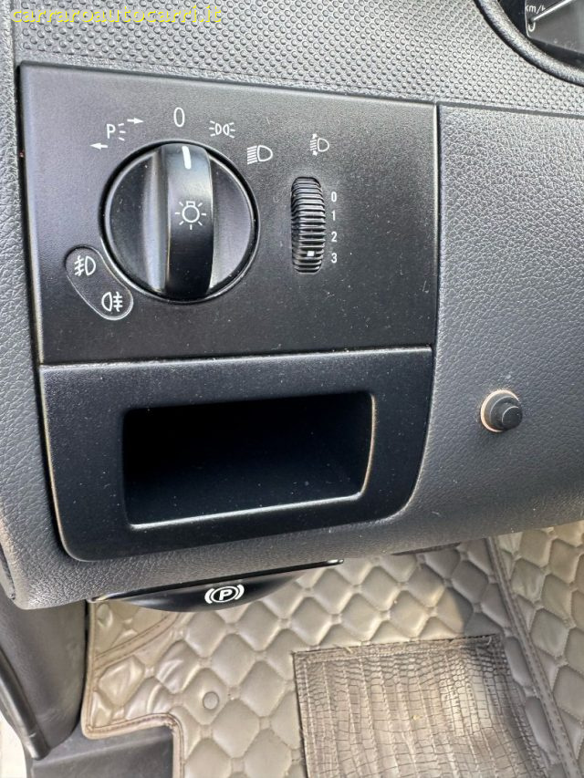 MERCEDES-BENZ Vito usata, con Autoradio digitale