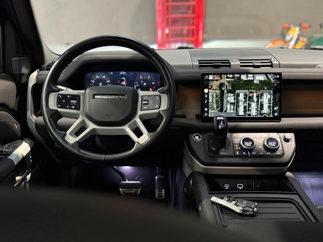 LAND ROVER Defender usata, con USB