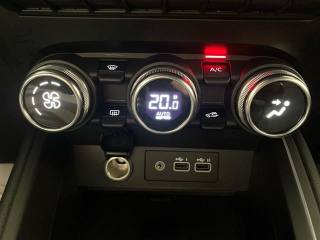 RENAULT Clio usata, con Hill holder