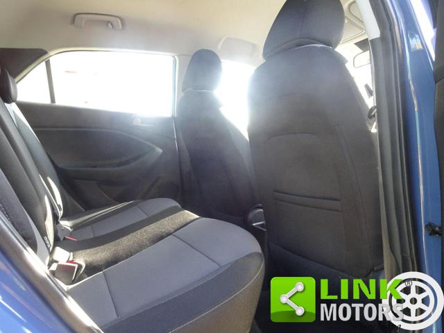 HYUNDAI i20 usata, con Sensori di parcheggio posteriori