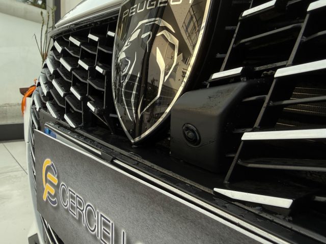 PEUGEOT 208 usata, con Autoradio