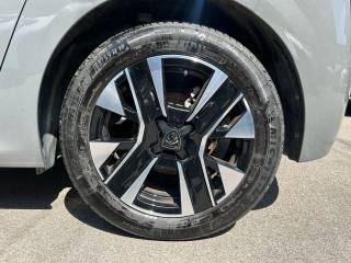 PEUGEOT 208 usata, con Volante in pelle