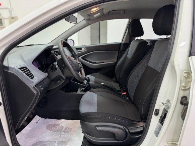 HYUNDAI i20 usata, con Climatizzatore