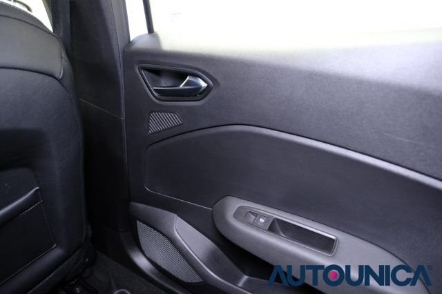 RENAULT Clio usata, con Monitoraggio pressione pneumatici