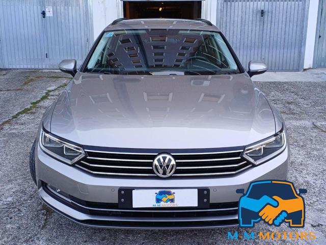 VOLKSWAGEN Passat Variant usata, con Airbag