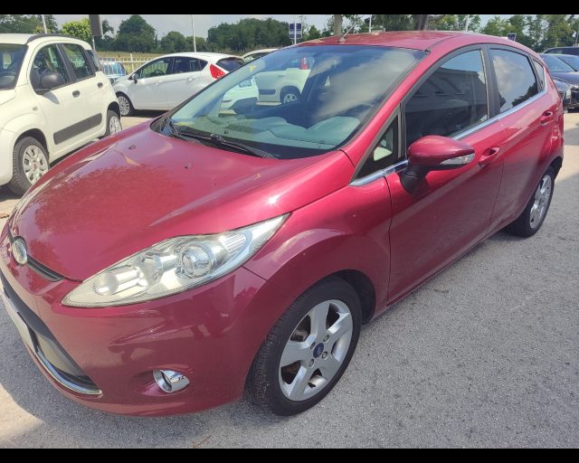 FORD Fiesta usata, con ABS