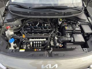 KIA Rio usata, con Hill holder
