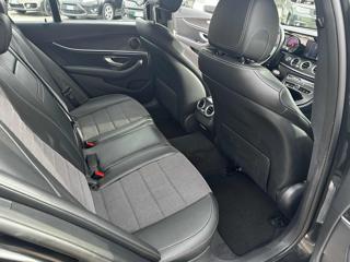 MERCEDES-BENZ E 200 usata, con Sensori di parcheggio anteriori