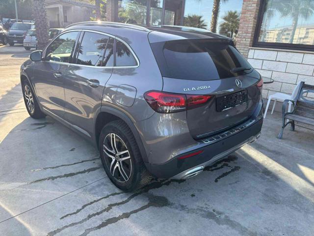 MERCEDES-BENZ GLA 200 usata, con Alzacristalli elettrici