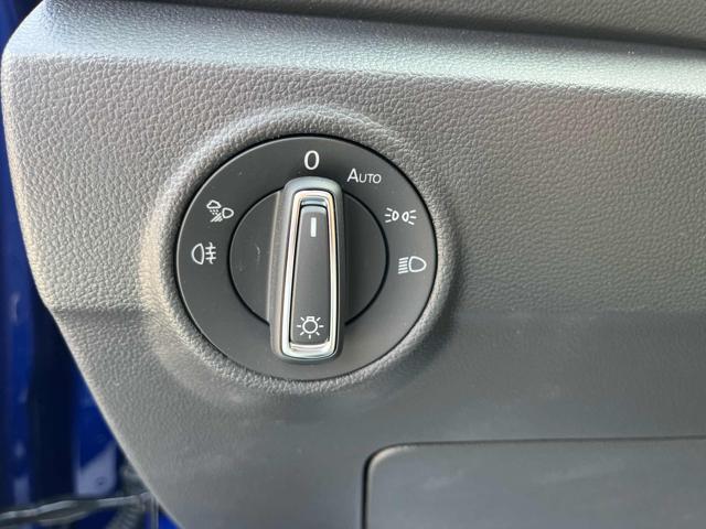 VOLKSWAGEN T-Roc usata, con USB