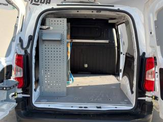 OPEL Combo usata, con Sensori di parcheggio posteriori