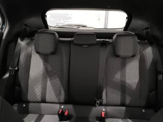 PEUGEOT 2008 usata, con Fari LED