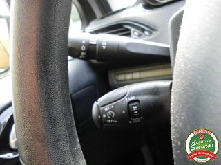 PEUGEOT 208 usata, con MP3