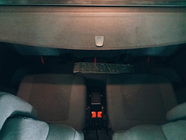 PEUGEOT 5008 usata, con Supporto lombare