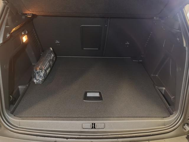 PEUGEOT 3008 usata, con Sedile posteriore sdoppiato