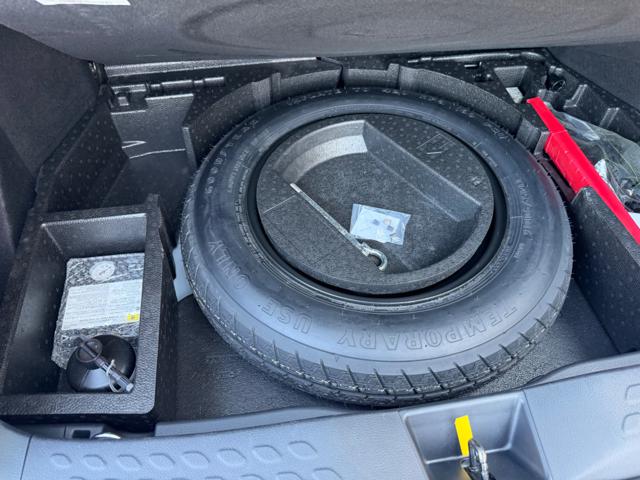 TOYOTA C-HR usata, con MP3