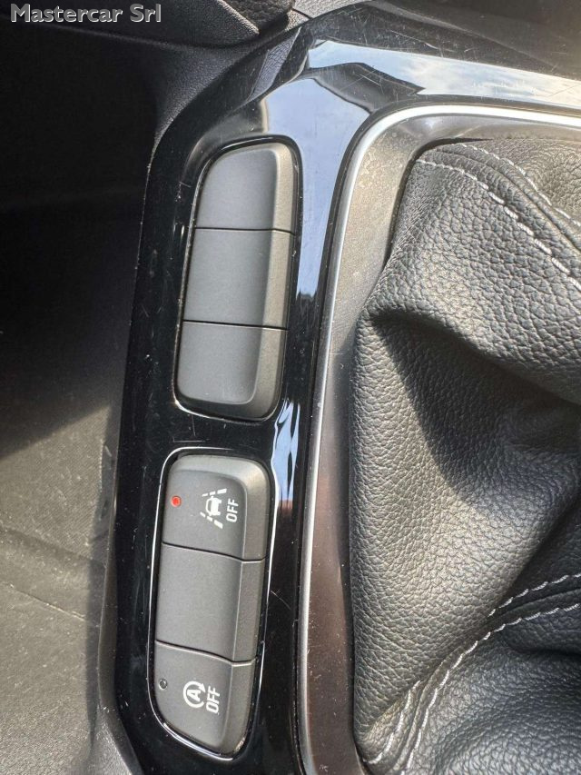 OPEL Corsa usata, con USB