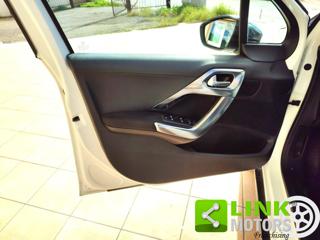 PEUGEOT 2008 usata, con Specchietti laterali elettrici