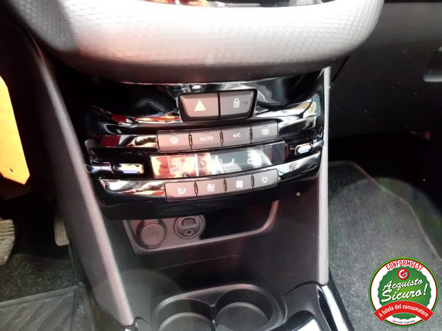 PEUGEOT 2008 usata, con Touch screen