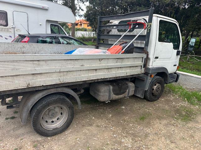 NISSAN usata 3
